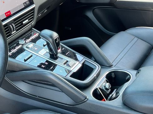 Certified 2020 Porsche Cayenne AWD/4WD image 28