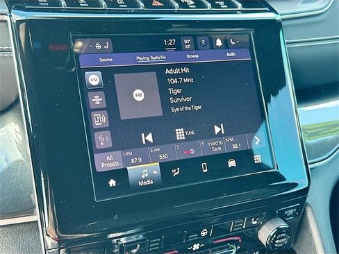 Used 2023 Jeep Grand Cherokee Altitude image 14