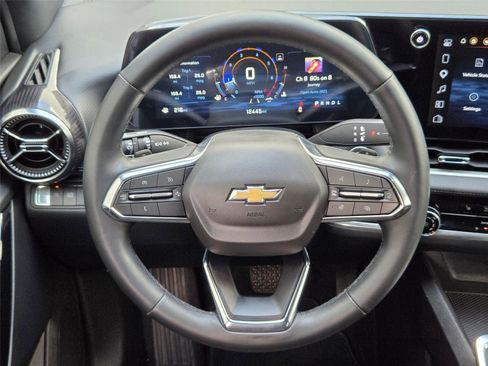 Used 2025 Chevrolet Equinox LT FWD image 14