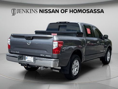 Used 2019 Nissan Titan SV AWD/4WD image 3