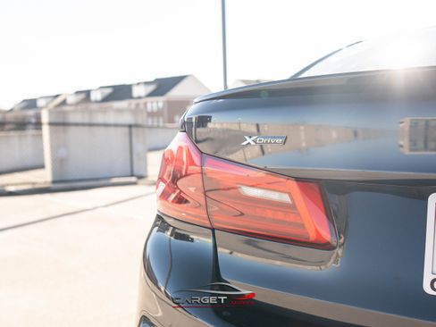 Used 2018 BMW M550i xDrive xDrive w/ Driving Assistance Package image 46