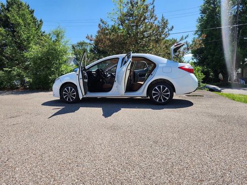 Used 2015 Toyota Corolla LE FWD image 24