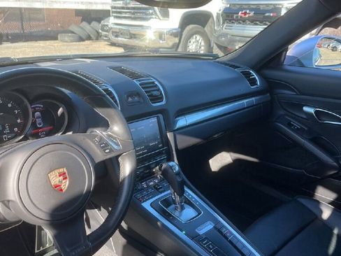 Used 2014 Porsche Cayman image 2