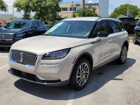 Certified 2022 Lincoln Corsair FWD image 3