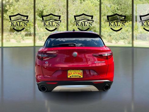 Used 2018 Alfa Romeo Stelvio AWD image 6