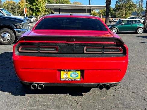 Used 2012 Dodge Challenger SRT8 image 3