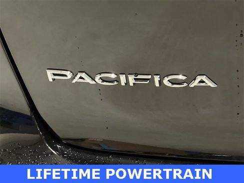 New 2026 Chrysler Pacifica Select image 11