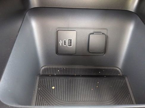 New 2026 Ford Explorer Active image 24