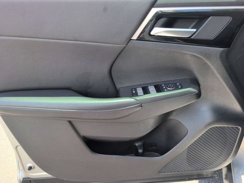Used 2024 Mitsubishi Outlander SE FWD image 16