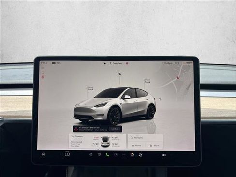Used 2023 Tesla Model Y Long Range AWD/4WD image 12