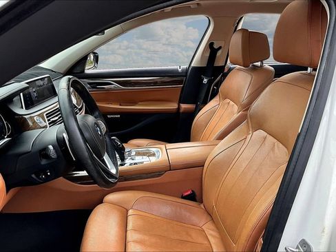 Used 2016 BMW 740i RWD image 21