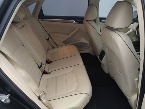 Used 2018 Volkswagen Passat 2.0T SE image 19