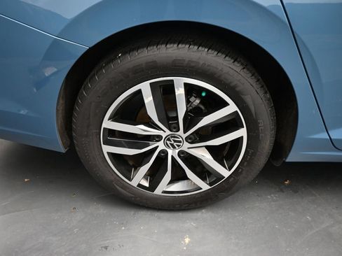 Used 2025 Volkswagen Jetta SE FWD image 22