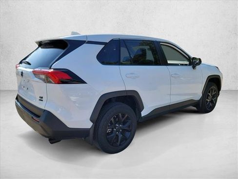 Used 2024 Toyota RAV4 LE AWD/4WD image 5