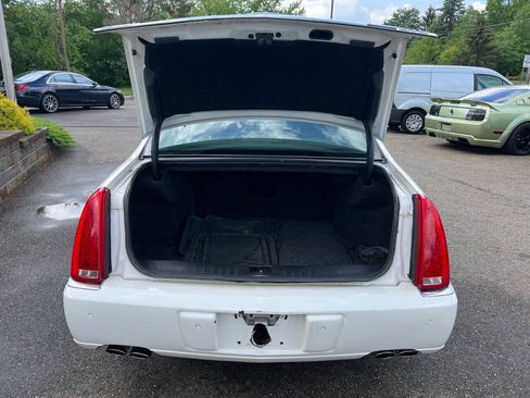 Used 2011 Cadillac DTS Luxury FWD image 6