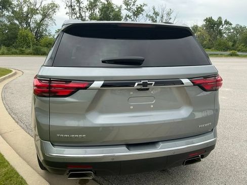 Used 2023 Chevrolet Traverse Premier FWD image 10