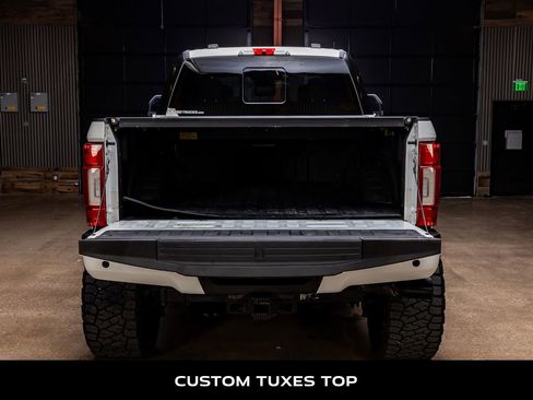 Used 2021 Ford F250 Platinum w/ FX4 Off-Road Package image 8