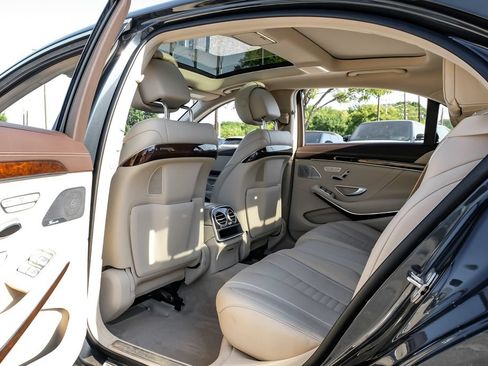 Used 2019 Mercedes-Benz S 560 Sedan image 42