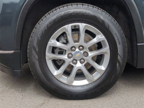 Used 2021 Chevrolet Traverse LT image 31