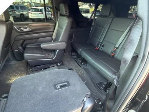 Used 2021 Chevrolet Suburban LT AWD/4WD image 17
