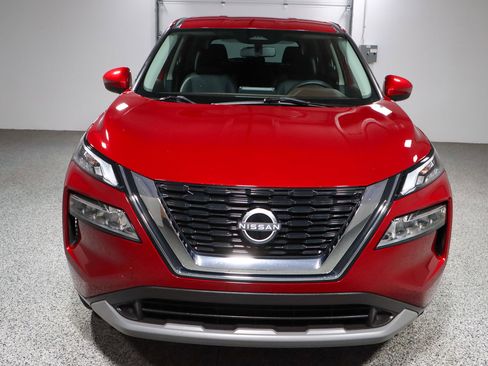 Used 2023 Nissan Rogue SV image 4