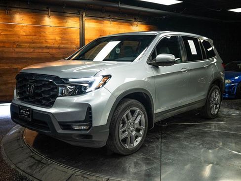Used 2023 Honda Passport EX-L image 2