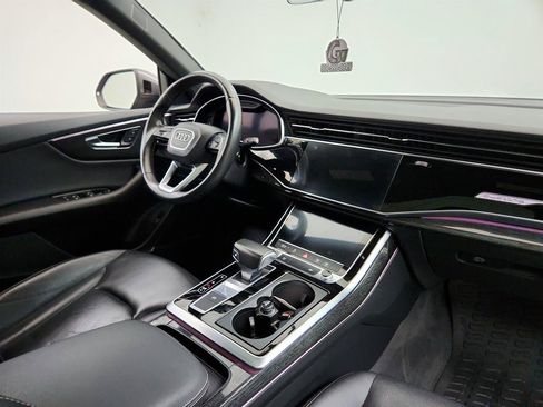Used 2019 Audi Q8 Premium Plus w/ Premium Plus AWD/4WD image 26