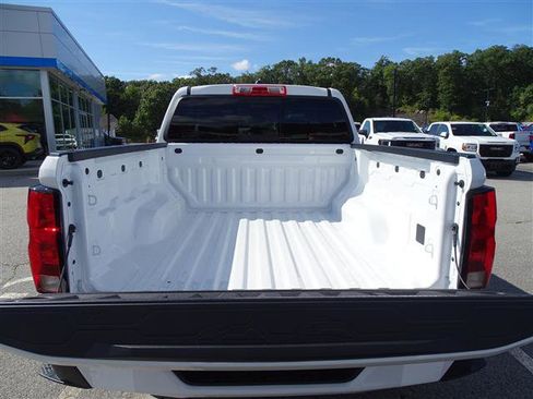 Used 2023 Chevrolet Colorado LT w/ LT Convenience Package image 5