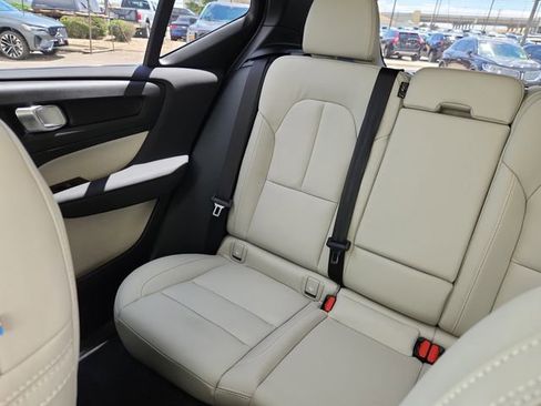 Certified 2026 Volvo XC40 B5 Plus w/ Protection Package Premier image 15