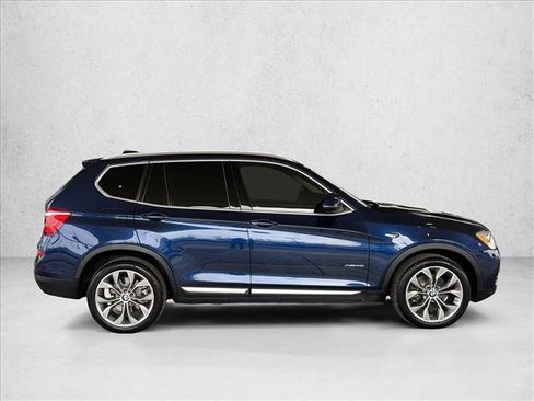 Used 2017 BMW X3 xDrive28i image 4
