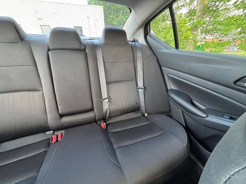 Used 2025 Nissan Altima 2.5 SV FWD image 37