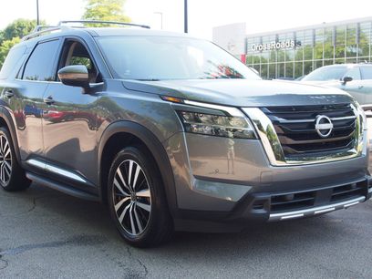 Used 2024 Nissan Pathfinder Platinum w/ Cargo Package