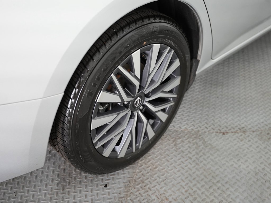 Used 2023 Nissan Altima 2.5 SV w/ SV Premium Package FWD image 54