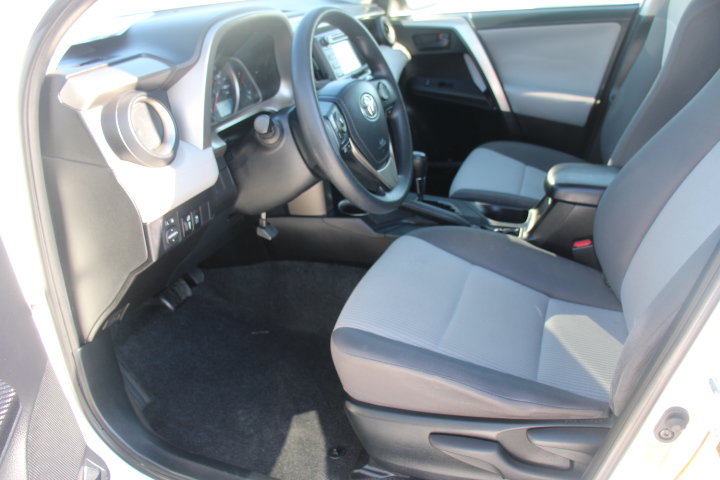 Used 2015 Toyota RAV4 LE FWD image 12