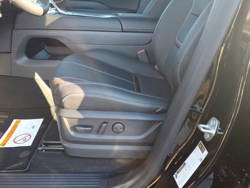 New 2026 Nissan Armada SL w/ Captain's Chari Seat Package AWD/4WD image 5