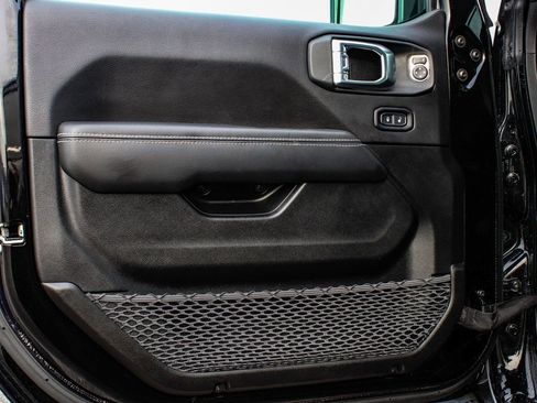 Used 2023 Jeep Wrangler Unlimited Sahara image 8