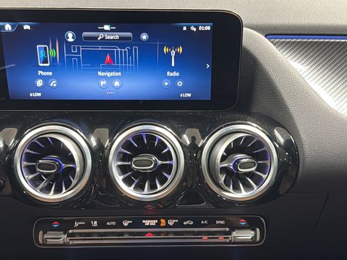 Certified 2025 Mercedes-Benz GLA 250 image 18