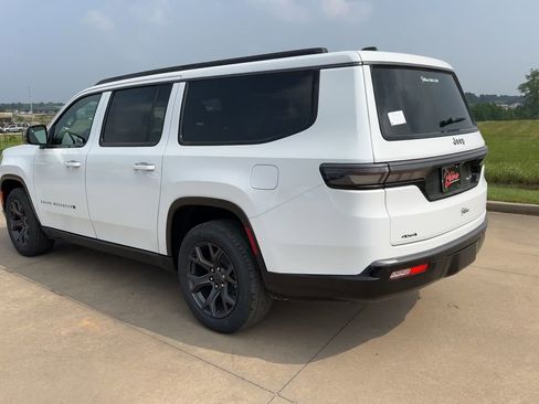 New 2026 Jeep Grand Wagoneer L Limited AWD/4WD image 7