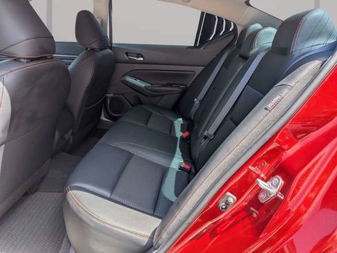 Used 2022 Nissan Altima 2.5 SR FWD image 15