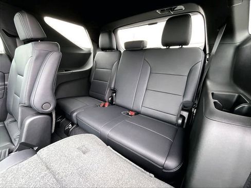 New 2026 Chevrolet Traverse LT w/ Sun and Wheel Package image 27