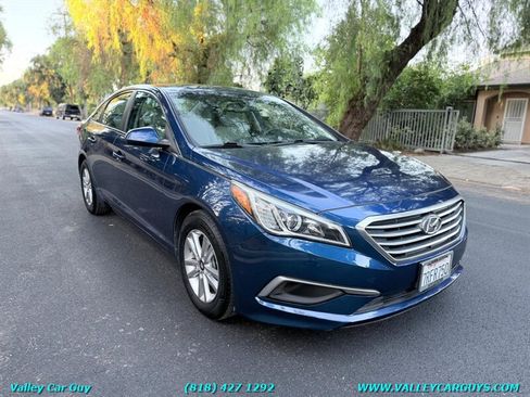 Used 2016 Hyundai Sonata SE w/ Cargo Package FWD image 3