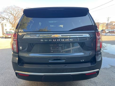 Used 2021 Chevrolet Suburban LT w/ LT Signature Package image 4