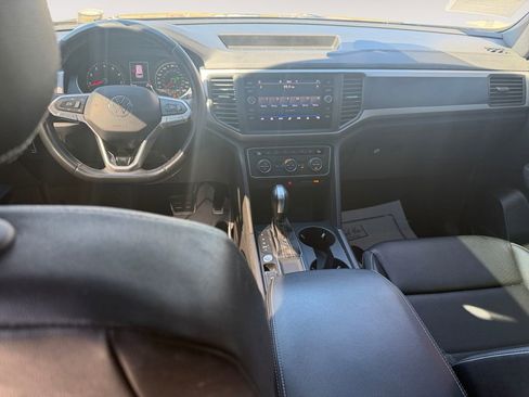 Used 2021 Volkswagen Atlas Cross Sport SE w/ Panoramic Sunroof Package image 10