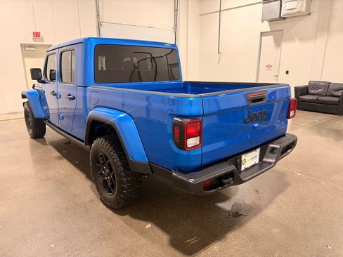 Used 2025 Jeep Gladiator Sport AWD/4WD image 7