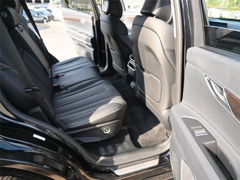 Used 2025 Genesis GV80 2.5T Select image 28