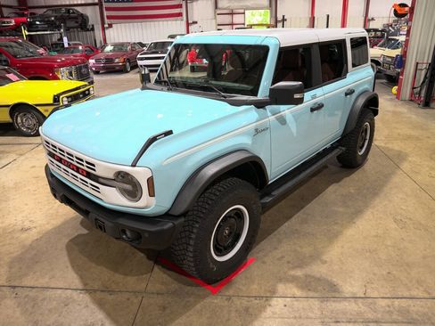 Used 2023 Ford Bronco Heritage Edition AWD/4WD image 32