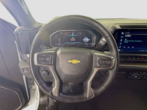 Used 2025 Chevrolet Silverado 1500 LT image 13