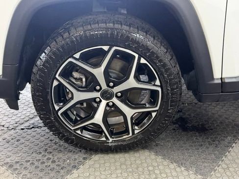 Certified 2025 Jeep Compass Limited AWD/4WD image 15