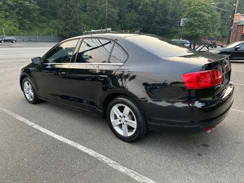 Used 2012 Volkswagen Jetta TDI FWD image 7