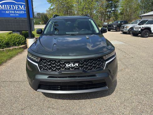 Used 2022 Kia Sorento S AWD/4WD image 2